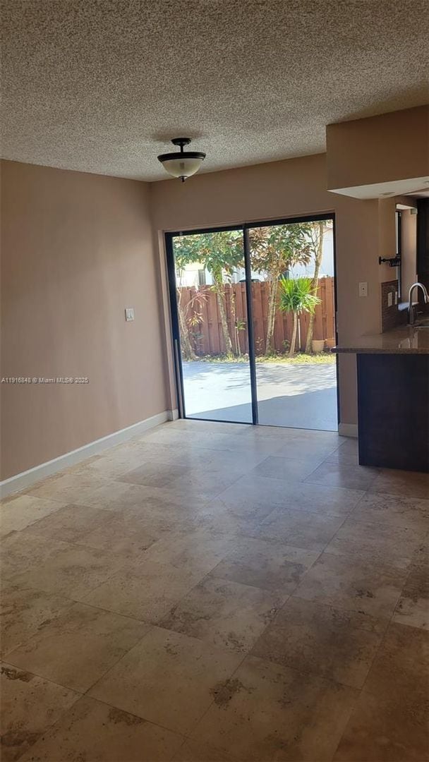 Foto del edificio - 914 NW 106th Ave