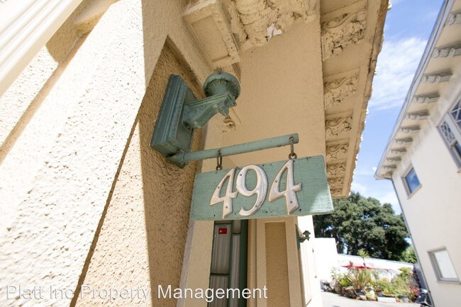 Building Photo - 494 41st St