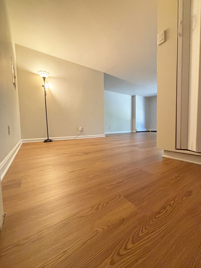 Comedor 2 - 10 Juniper St