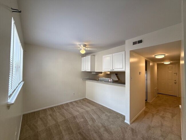 Foto del edificio - Woodmere Conds - Merry Oaks