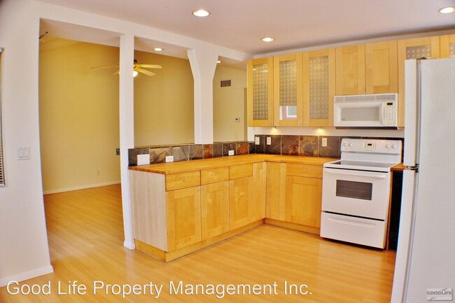 Building Photo - 2 br, 1.5 bath House - 5543 Adobe Falls Rd...