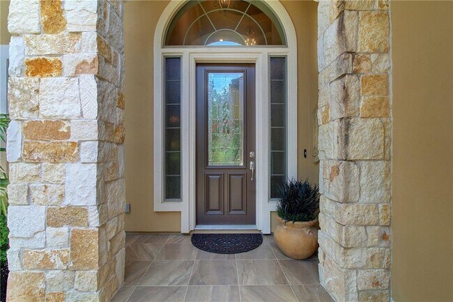 Foto del edificio - 2404 Hunters Green Ct