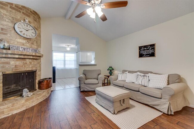 Foto del edificio - 4723 Lost Oak Dr