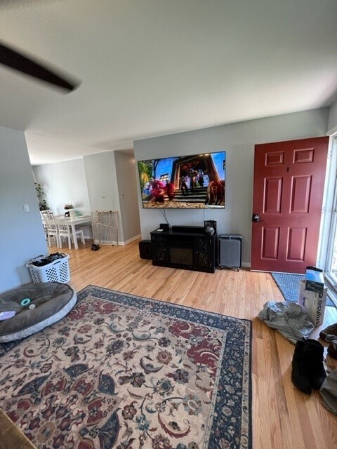 Livingroom - 17823 Woodvale Ct