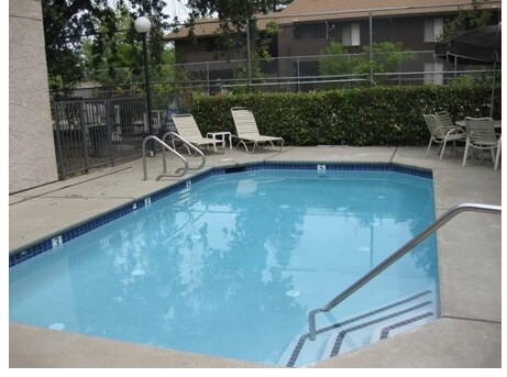 Pool - Ten Forty