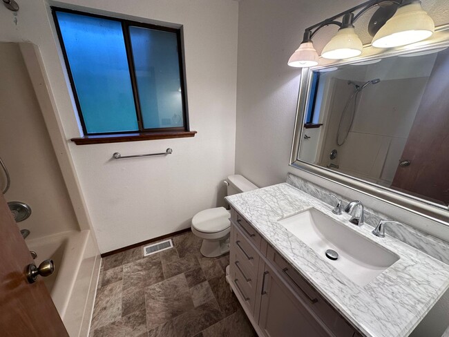 Building Photo - One of a kind 3 Bedroom home near Lake Lou...