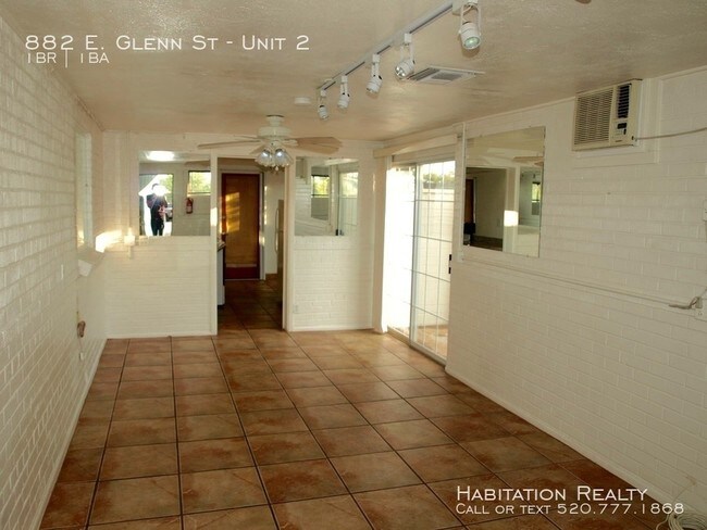 Building Photo - Clean, Private Guest House, just north of UA