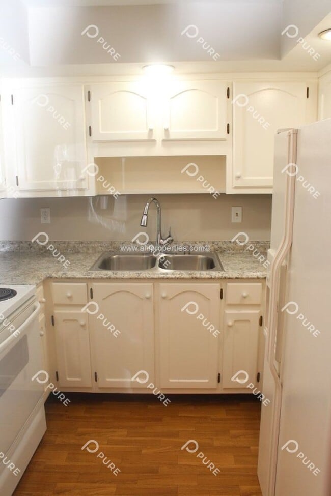 Foto del edificio - 2817 Wynterhall Rd SE