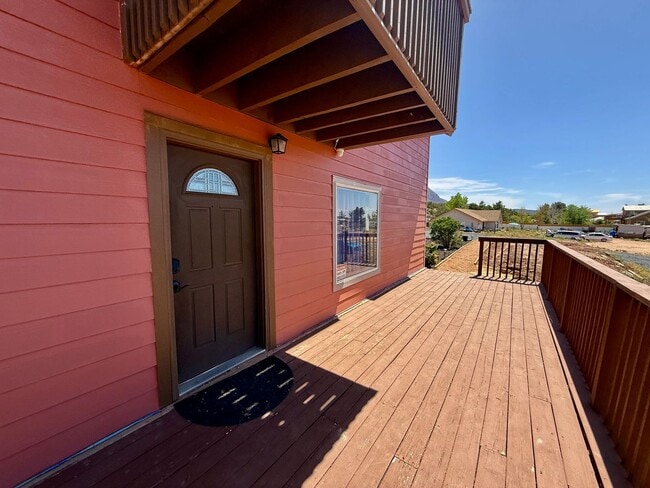 Foto del edificio - 4-BR Home with Horse Privileges in Apple Valley