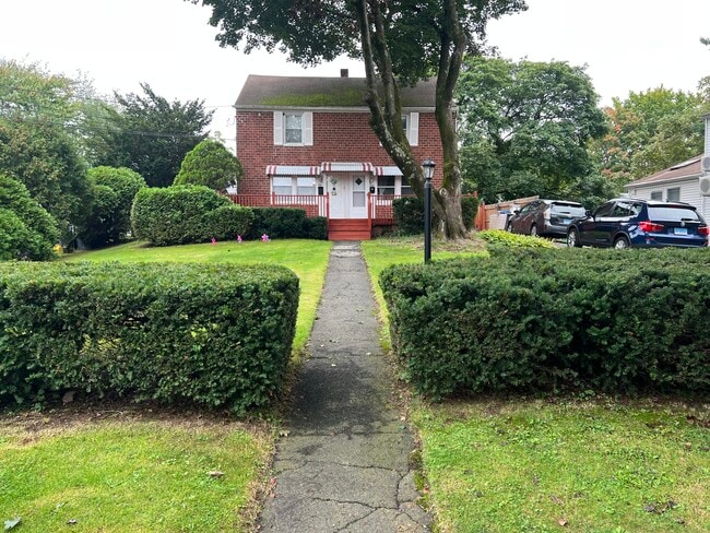 Building Photo - 239 Melville Dr