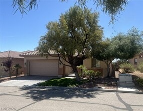 Building Photo - 11027 Village Crest Ln
