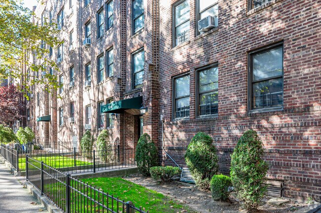 Building Photo - 4616 43rd Ave