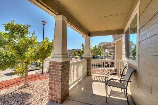 Building Photo - 3 bed 2.5 bath, 2 car/ Close to AFB