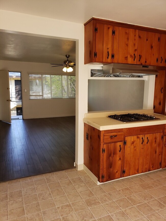 Building Photo - $750 REBATE-Open Floor Plan - 2BR/1BA End ...