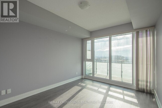 Photo du bâtiment - 8081 Birchmount Rd