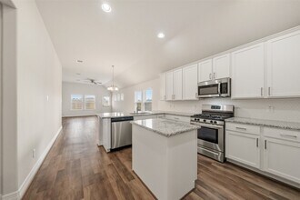 Building Photo - 22642 Rosebush Hl Rd