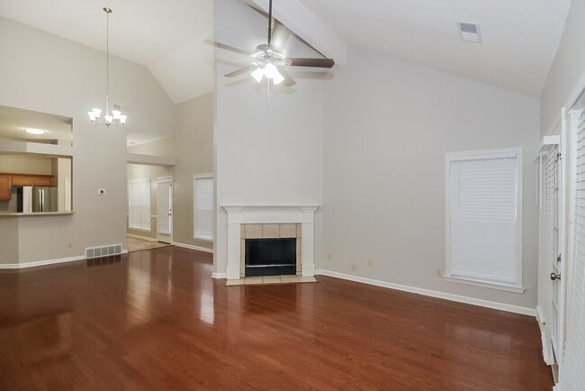 Foto del edificio - 1700 Torrington Ct