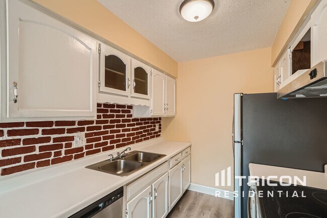Foto del edificio - 4512 Montgomery Rd