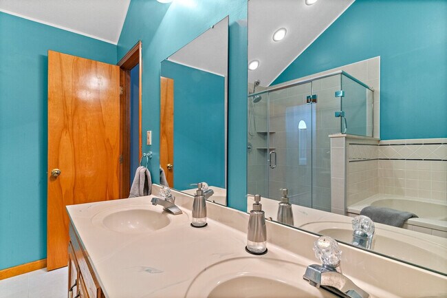 Foto del edificio - 2422 Cedar Crest Dr