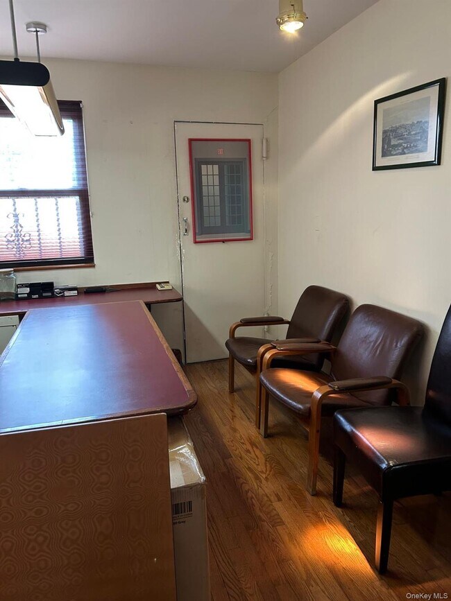 Foto del edificio - 37-32 75th St