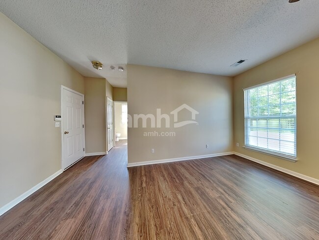 Building Photo - 653 Timber Walk Dr