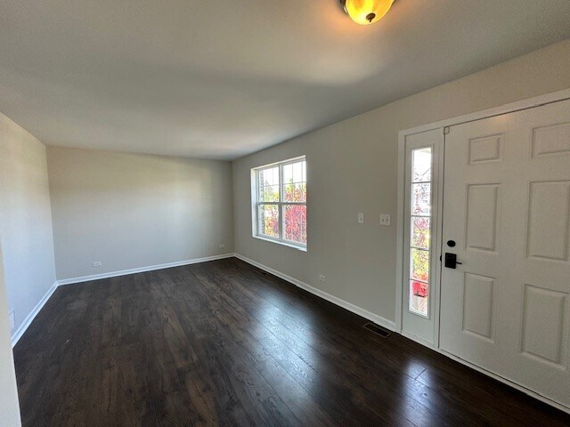 Building Photo - 1672 Glenbrooke Ln