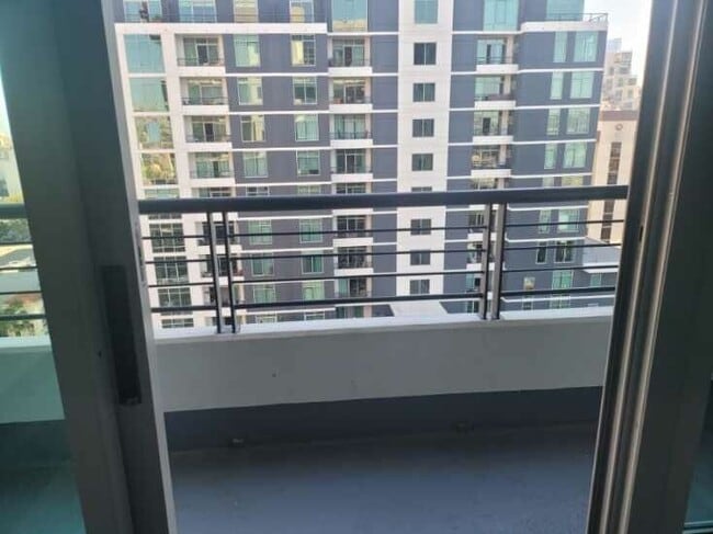 Building Photo - 425 W Beech