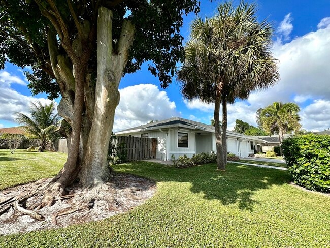 Foto del edificio - 947 Country Wood Ct