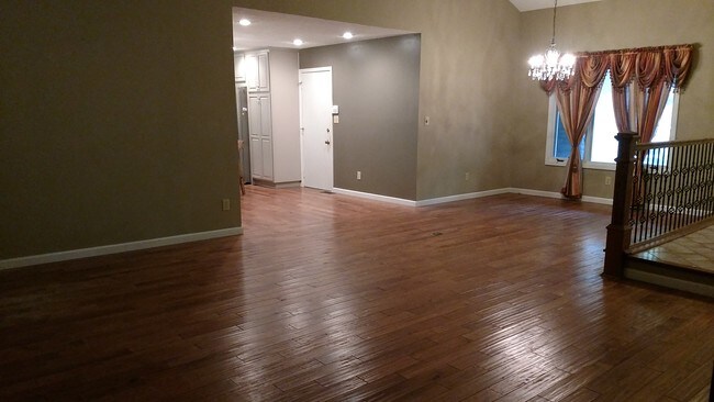 Building Photo - 353 Beechwood Dr