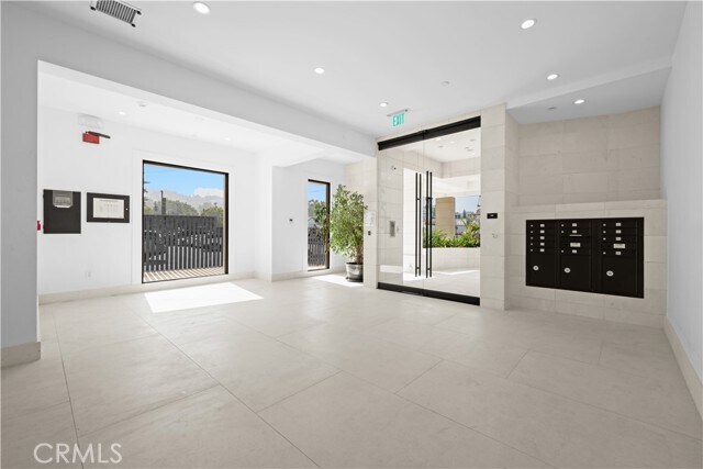 Foto del edificio - 4214 Fulton Ave