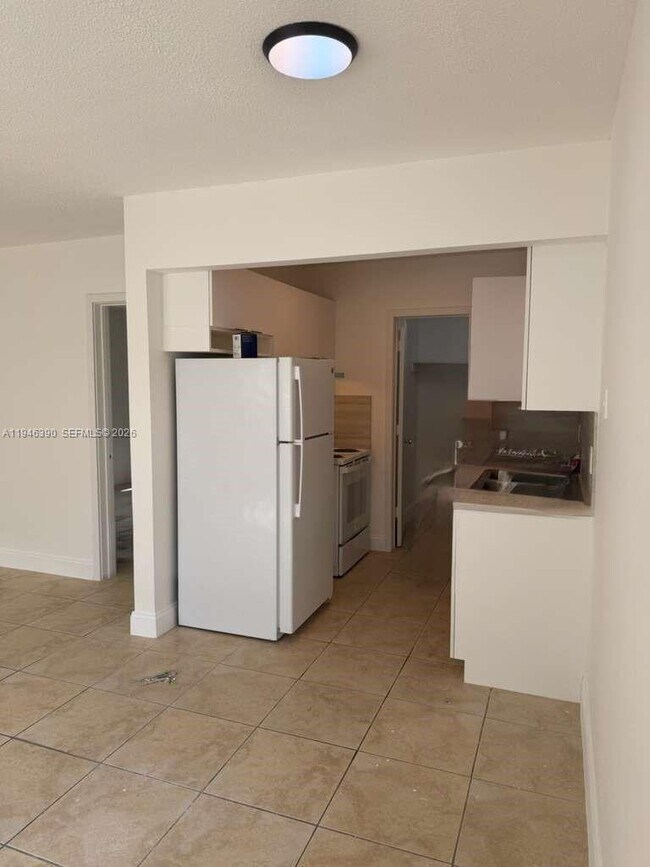 Foto del edificio - 831 NW 1st Ave