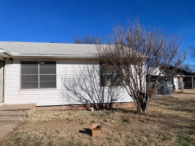 Building Photo - 4315 Rhea Rd