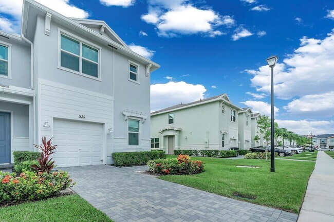 Foto del edificio - 235 SE Woodbark St