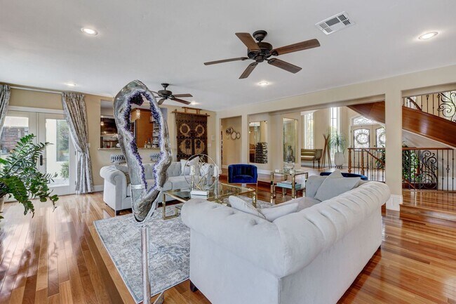 Foto del edificio - 7001 Alamitos Cir