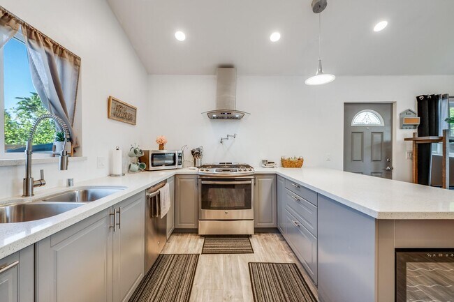 Building Photo - 20773 Skouras Dr
