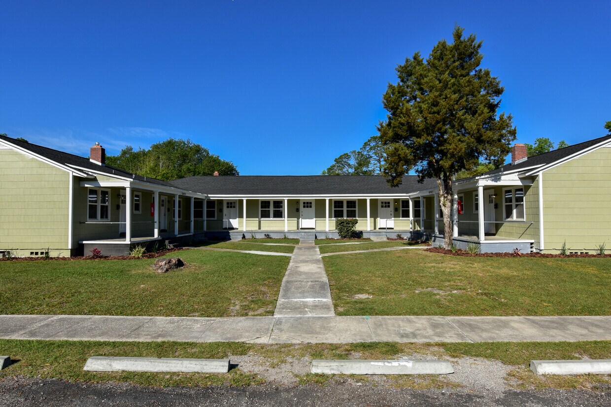 Primary Photo - 306 NE 10th St
