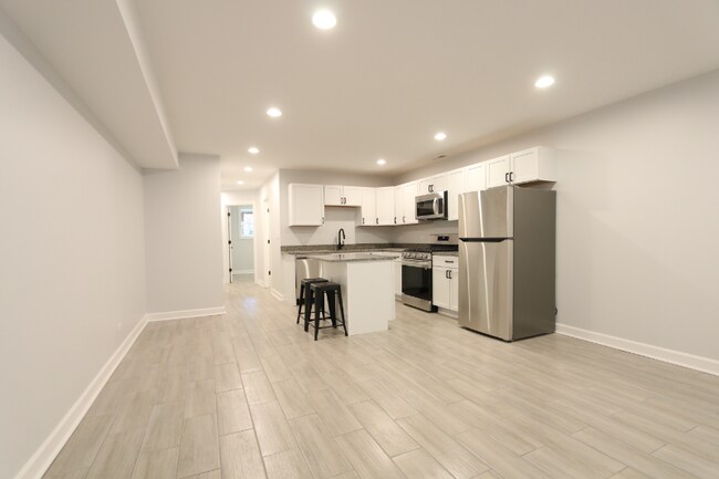 Foto del edificio - 828 S Oakley Blvd