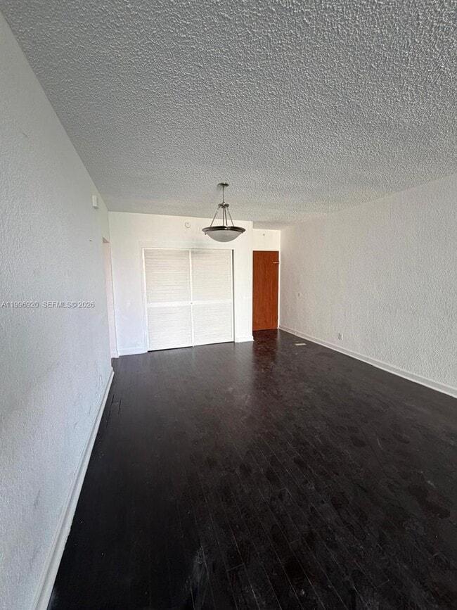 Building Photo - 4001 S Ocean Dr