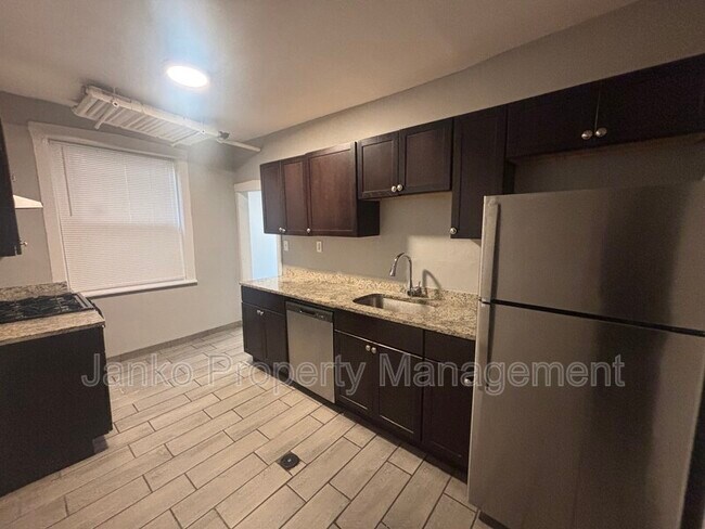 Foto del edificio - 6059 S Troy St