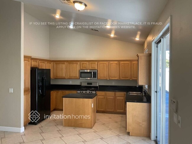 Foto del edificio - 6016 Golden Saddle St