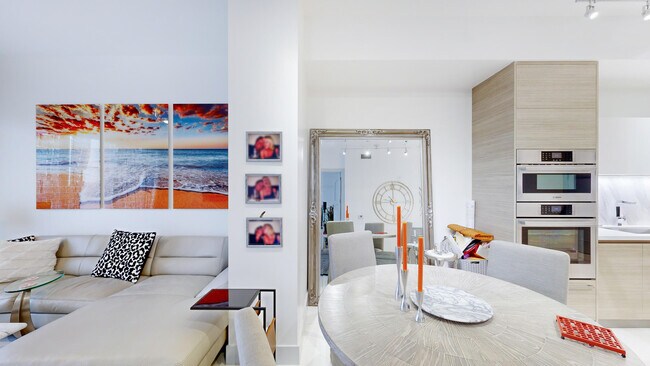 Foto del edificio - 155 E Boca Raton Rd