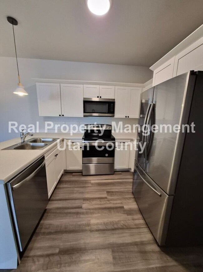 Foto del edificio - 3323 Hardman Way