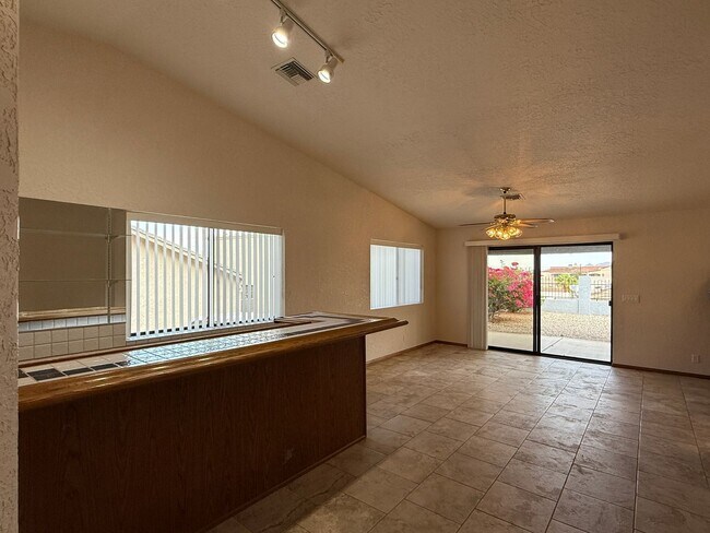 Foto del edificio - Unfurnished - Long Term