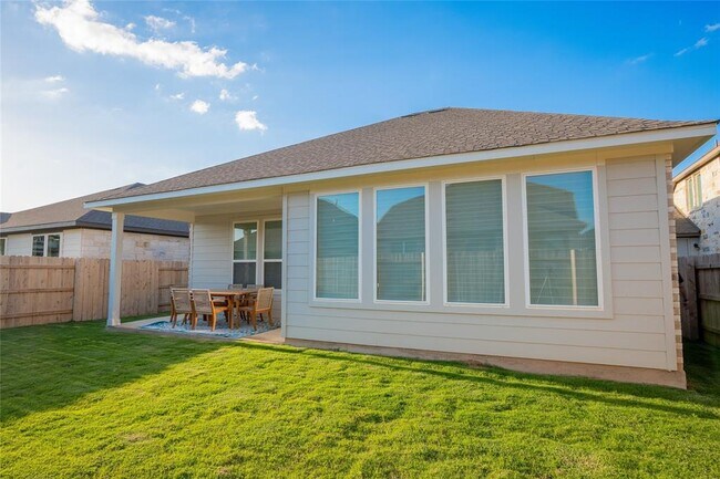 Foto del edificio - 215 Grand Cyn Wy