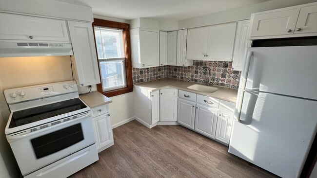 Interior Photo - 2 Creighton St