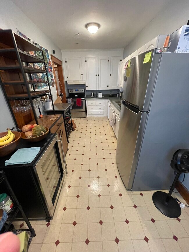 19 Fessenden St Unit 1, Portland, ME 04103 Apartments in Portland