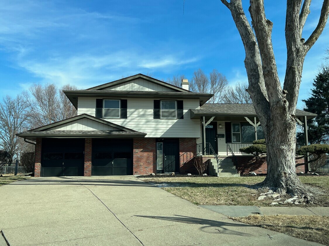 3256 S 131st Cir, Omaha, NE 68144 House Rental in Omaha, NE