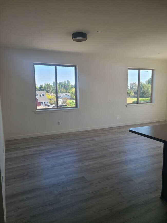 Foto del edificio - 2 Bed, 2 Bath. new construction condo. Wal...