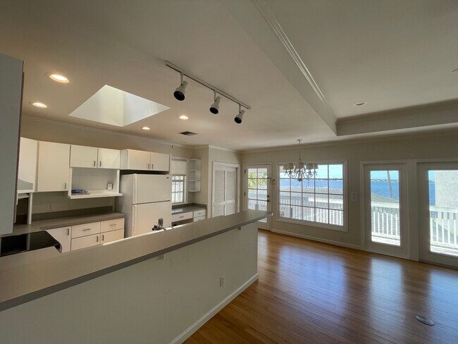 Building Photo - 301 SE Osceola St