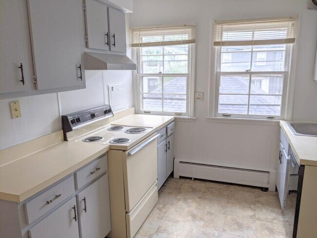 Building Photo - 2 bedroom in Evanston IL 60201